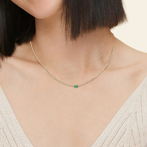 Collar de Diamantes con Engaste Completo y Piedra Central de Esmeralda - Product Image 5