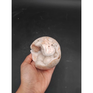 Boule de cristal de calcite naturelle indonésienne, 8-10 cm, sphère polie pour décoration et collection - Product Image 6