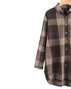 Vestido Camisero Largo a Cuadros Gris Beige Personalizado para Mujer, Estilo Túnica Casual con Botones, Holgado y Suave de Algodón y Lino - Product Image 3