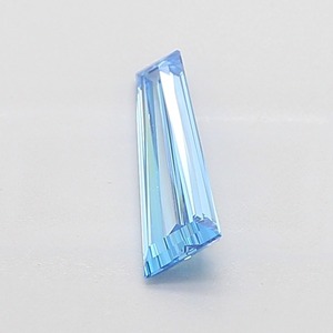Diamant bleu fantaisie vif de 1,01 ct, taille baguette conique, pureté VS1, certifié, diamant bleu de luxe - Product Image 2