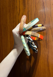 Pulseras de Resina Personalizables para Mujer, Diseño Elegante y Simple, Acabado Liso, Venta al por Mayor y al Detal, OEM/ODM - Product Image 2