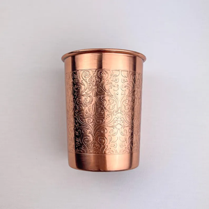 Tasse en cuivre artisanale avec un élégant motif floral gravé pour la consommation traditionnelle, la restauration à domicile et la vaisselle haut de gamme - Product Image 2