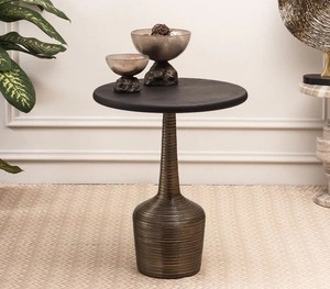 Table d'appoint Art Déco contemporaine en aluminium, finition artistique, couleur et taille personnalisables, pour la décoration de salon et de la maison - Product Image 1