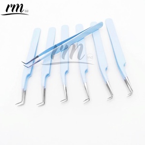Pinzas para Pestañas RMI de Alta Calidad con Logotipo Personalizado, de Acero Inoxidable, Curvadas a 90 Grados, con Punta Plateada, Duraderas, con Recubrimiento en Polvo Azul Cielo - Product Image 6