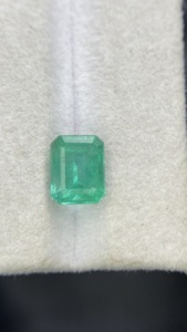 Émeraude naturelle certifiée du Zambie, taille octogonale, pierre à bon lustre, pierre précieuse non montée pour la création de bijoux, 1,73 carat - Product Image 4