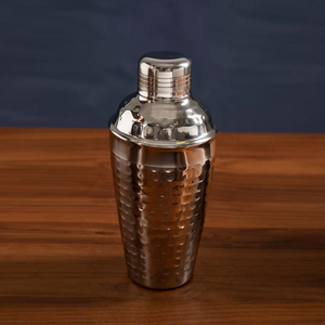 Shaker à cocktails en argent martelé avec finition texturée – L'accessoire de bar élégant et indispensable pour des cocktails exceptionnels - Product Image 1