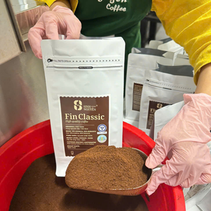 FIN CLASSIC Premium 1kg Sachet Aromatique Torréfaction Moyenne 10% Arabica Moyenne 90% Robusta Mélange de Grains de Café en Vrac Direct Usine Vietnam - Product Image 5
