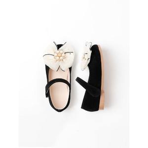 Chaussures habillées florales haut de gamme coréennes OZKIZ D04 pour filles de 2 à 7 ans – Mode enfantine en gros pour occasions printemps/automne - Product Image 1