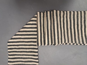 Tela de punto de ganchillo a rayas lineales de primera calidad al por mayor por yarda - Material de malla abierta texturizado en negro y marfil - Product Image 6