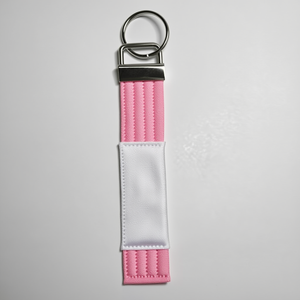 Llavero de tela con bloques de color azul, blanco y verde azulado, estilo cinturón de artes marciales, accesorio deportivo - Product Image 3