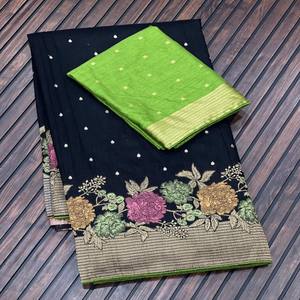 VASTRA COTTAGE Sari de Seda Dola con Pallu de Tejido Meenakari Zari de Lujo, Borde Tejido con Borlas y Blusa en Contraste, para Uso Festivo - Product Image 3