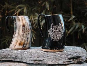 Taza de Viaje Estilo Vikingo de Cuerno para Beber, Hecha a Mano, Ecológica, de Material Orgánico Pulido, de Alta Popularidad, para Negocios - Product Image 1