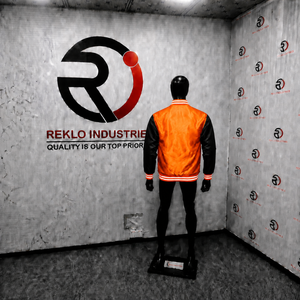 Veste universitaire en satin orange et noir sur mesure pour hommes, veste bomber de baseball haut de gamme avec manches contrastées noires et bordures côtelées rayées. - Product Image 4