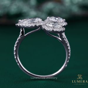 Bague de fiançailles premium en diamant de laboratoire poire, avec double halo de pierres latérales rondes, sertissage pavé incurvé à branches séparées, bijou de déclaration - Product Image 6