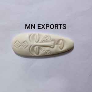 Colliers pendentifs artisanaux en os par MN EXPORTS - Product Image 6