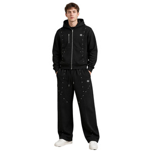 Conjuntos de sudaderas con cremallera para hombre, estilo casual urbano, con detalles personalizados de remaches y pedrería, proveedor mayorista de ropa de algodón polar de primera calidad - Product Image 1