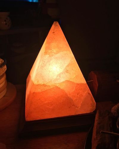 Lámpara de Sal del Himalaya Roja, Piedra de Cristal Natural, Luz Cálida, Decoración para el Hogar, Adorno de Mesa, Dormitorio, Sala de Estar, Oficina, Bienestar, Relajación, Regalo - Product Image 1