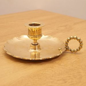 Candelabro de Latón Hecho a Mano de Primera Calidad con Base, Acabado Antiguo, Soporte Decorativo de Metal para Centro de Mesa - Product Image 1