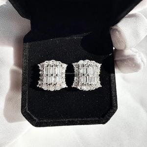 Boucles d'oreilles clous en argent 925 avec moissanite taille baguette et taille ronde, style Iced Out, pour hommes et femmes, bijoux statement style Hip Hop - Product Image 5