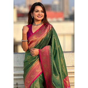 Sari Patola en tissu pur vert Elite Weaves, tissé Zari, avec des tissages contrastés, vêtements indiens et pakistanais, orné de motifs Mehendi - Product Image 3