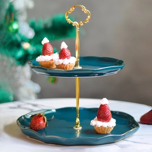 Support à dessert moderne en résine, design élégant avec surface lisse, idéal pour la mise en scène de table contemporaine et le service de desserts – Résine élégante - Product Image 5