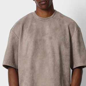 Camiseta de manga corta de gamuza sintética con bordado de número en la espalda para hombre, camisetas de corte holgado de 300GSM, estilo urbano. - Product Image 3