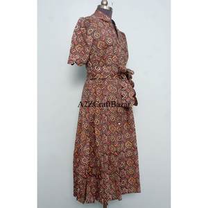 Vestido midi floral de algodón 100% ecológico para mujer, estilo Kangura, cuello en V, manga corta, decoración con botones, lavable. - Product Image 5