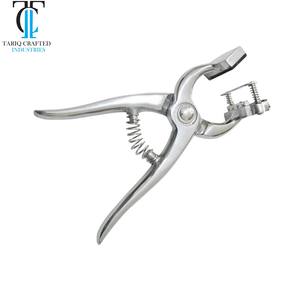 Pinces à tatouer vétérinaires pour l'identification et le marquage du bétail TARIQ CRAFTED INDUSTRIES - Product Image 1