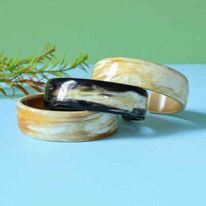 Conjunto de Brazaletes de Joyería de Cuerno para Mujer, Hechos a Mano, Ecológicos, Modernos y Personalizables para Bodas - SONS EXPORTS (India) - Product Image 3