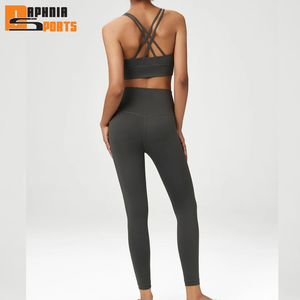 Conjunto Deportivo de 2 Piezas para Mujer, Talla Grande, Color Sólido, Sujetador Deportivo Cruzado y Pantalones Cortos de Cintura Media para Gimnasio, Secado Rápido, para Yoga - Product Image 2