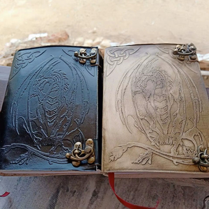 Carnet en cuir véritable de haute qualité, artisanal, vintage, grand format, avec couverture rigide - Product Image 1