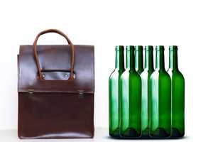 Porta Botellas de Vino de Cuero Genuino On The Go, Bolsa de Vino de Cuero de Lujo para una Sola Botella, Funda Protectora, Accesorios de Viaje LEB-0076 - Product Image 4