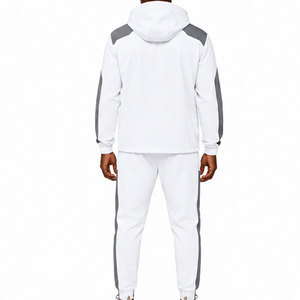 Chaqueta Deportiva Cortavientos de Alta Gama Fabricada con Tela de Poliéster Premium con Superficie Resistente al Agua y Ajuste Cómodo - Product Image 2
