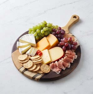 Planche à découper ronde en bois avec poignée et trou de suspension, grain de bois multicolore - Product Image 6