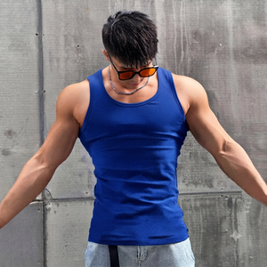 Camiseta sin mangas de licra para hombre, 230 GSM, con logo de licra, lisa, para culturismo y fitness, a bajo precio. - Product Image 2