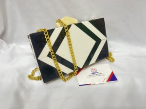 Nuevo Bolso de Mano de Resina Premium Hecho a Mano con Diseño de Mariposa, Obra Maestra de Artistas, Última Moda 2026, Accesorio de Diseñador, Joyería - Product Image 3