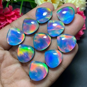 Aura Lab - Ópalo Sintético Doble en Forma de Corazón con Brillo Radiante para Joyería Personalizada de Alta Gama y Proyectos de Diseño de Lujo - Product Image 1