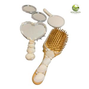 Peigne à cheveux artisanal en coquillages écologiques du Vietnam, brosse à cheveux décorative en perles et coquillages, accessoire sirène pour la plage et la maison, cadeau idéal - Product Image 1
