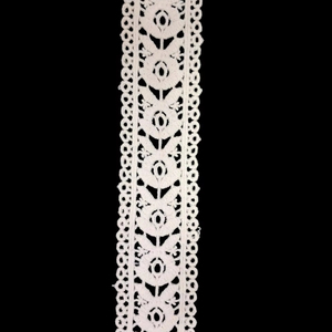 Ribete de encaje de algodón blanco al por mayor de fábrica, cinta de ganchillo floral vintage con ojales para costura, prendas de vestir y textiles para el hogar - Product Image 1