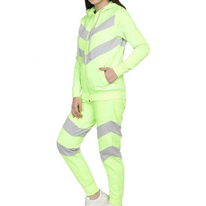 Fabricante de Ropa, Pantalones Deportivos con Estampado de Tinta, Conjunto Deportivo de Dos Piezas para Mujer, Chándal Negro de Algodón Suave, Proveedor OEM - Product Image 2