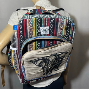 Mochila para Portátil de Fibra Natural Reutilizable de Cáñamo, Yute y Algodón, Tejida a Mano, con Patrón Geométrico Invernal y Cierre de Broches para Mujer - Product Image 1