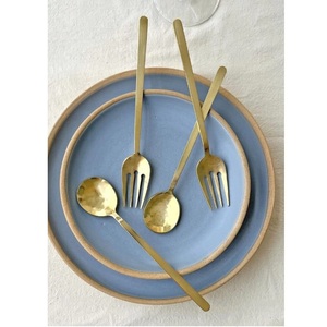 Juego de Cubiertos de Acero Inoxidable de Lujo Hechos a Mano con Acabado Dorado, Forma Personalizada, Elegante, Premium, Venta al por Mayor - Product Image 1