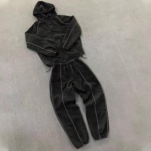 Conjunto Deportivo Personalizado para Hombre con Sudadera con Capucha, Chaqueta de Algodón con Cierre y Pantalones Jogger, Impresión de Logotipo Unisex - Product Image 5