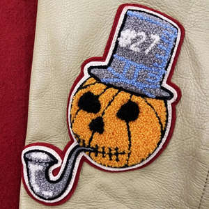 เสื้อแจ็คเก็ตวาร์ซิตี้ขนสัตว์คุณภาพสูงสำหรับผู้ชาย คอตั้ง แขนยาว ลายตัวอักษร ปักลายตามสั่ง หนังฟอก สำหรับฤดูหนาว - Product Image 6