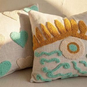 Housse de coussin décorative bohème brodée avec motif cœur et soleil, carrée, en lin et coton, lavable - Product Image 5