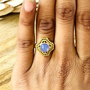 Nuevos anillos de latón con piedra lunar estilo bohemio, joyería tribal de latón para mujer, banda geométrica chapada en oro de 18k para venta al por mayor/OEM/ODM - Product Image 5