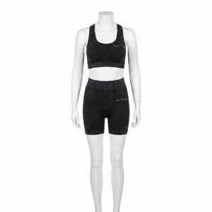 Conjunto Deportivo para Mujer, Top Deportivo Negro con Efecto Desgastado y Pantalones Cortos de Cintura Alta para Gimnasio, Yoga y Entrenamiento - Product Image 1