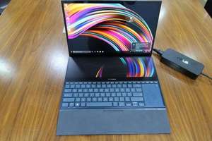 Ordinateur portable Zen Books Pro Duo UX581 15,6 pouces 4K UHD NanoEdge avec écran tactile, processeur Core I9-10980HK, 32 Go de RAM, 1 To - Product Image 3