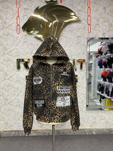 เสื้อฮู้ดดี้โอเวอร์ไซส์ผ้าฝ้ายเฟรนช์เทอร์รี่เนื้อหนัก ซักย้อมสีซีดแบบแอซิดวอช ระบายอากาศได้ดี สไตล์สตรีทแวร์สำหรับฤดูหนาว แต่งซิปและดีไซน์ขาดๆ แบบซันเฟด สำหรับผู้ชาย - Product Image 5