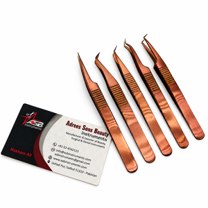 Pince à cils en acier inoxydable or rose mat, avec logo personnalisé, prise en main extra-sûre, service OEM - Product Image 1